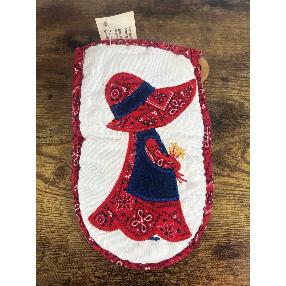 Vintage Cottagecore Embroidered Oven Mitt Red Bandana Sunbonnet Girl New Tag - Picture 10 of 13